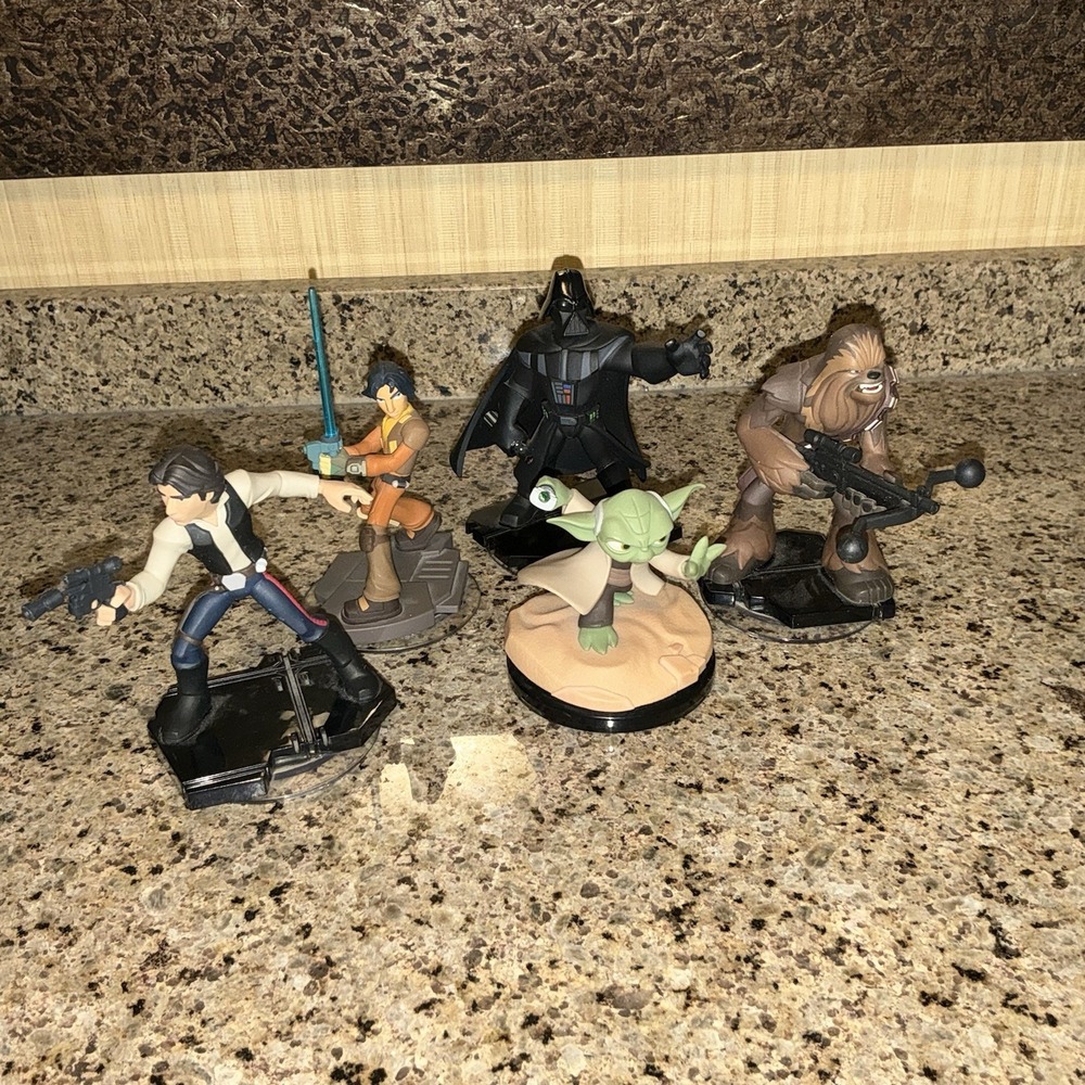 Star Wars Disney Infinity 3.0 Game And Figurines Lot Yoda Chewbacca Darth Vader